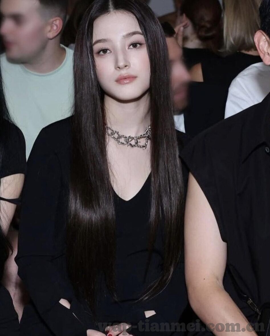 女同女同性中文字幕-女同之窗，探索性别认同与爱的多元维度
